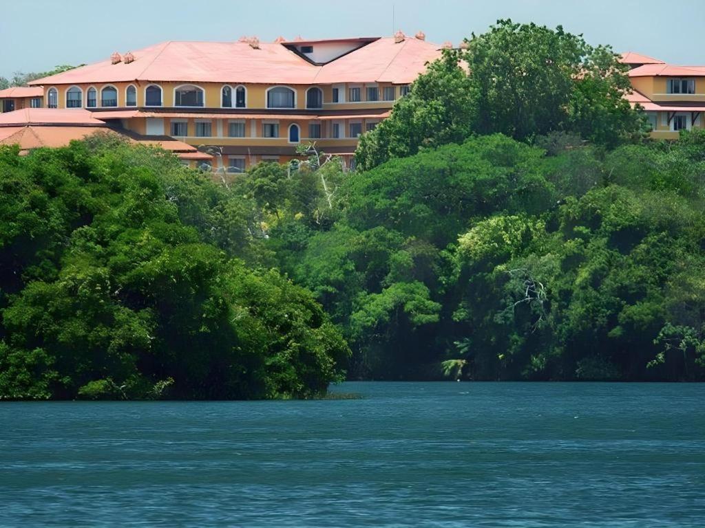 Hotel Melia Panama Canal Colon Exteriör bild